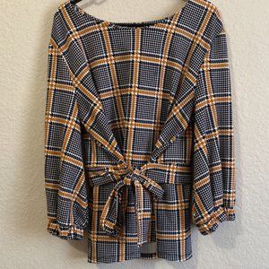 XL Houndstooth Plaid Top w/ Belt